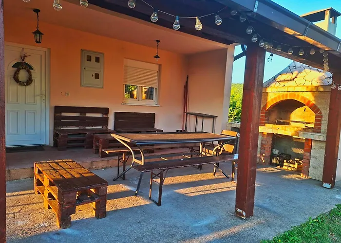 Vikendica Vlahic, Goranci